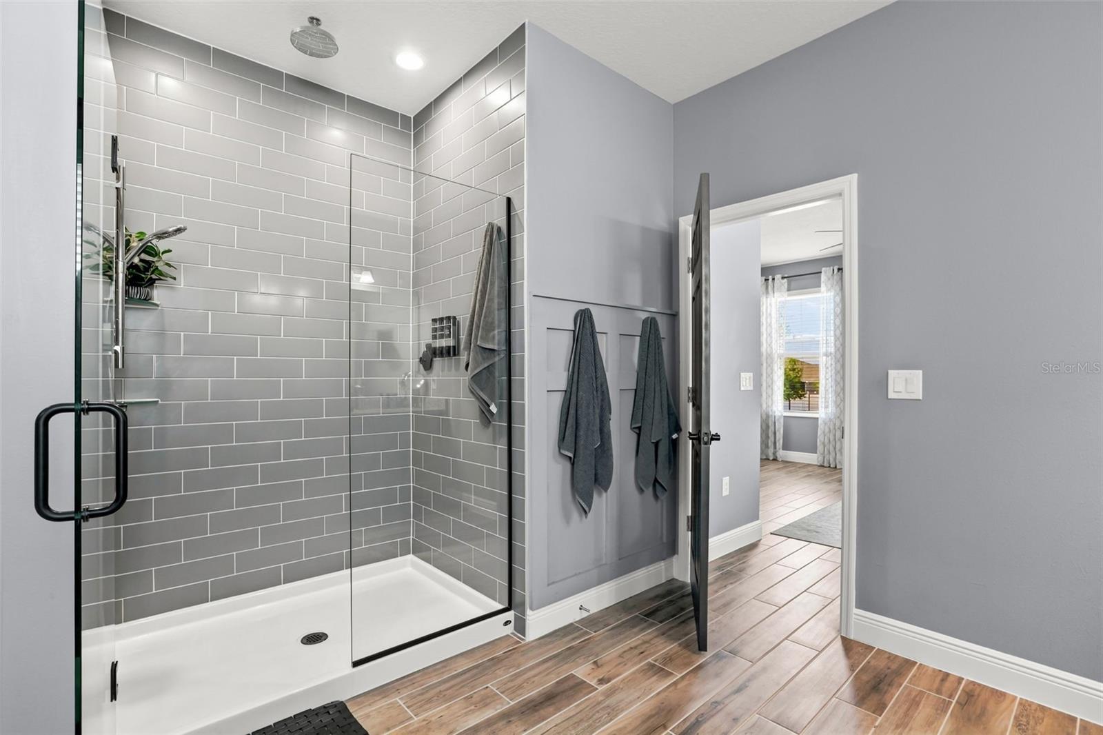 4924 Golden Zenith Way Property Photo 37