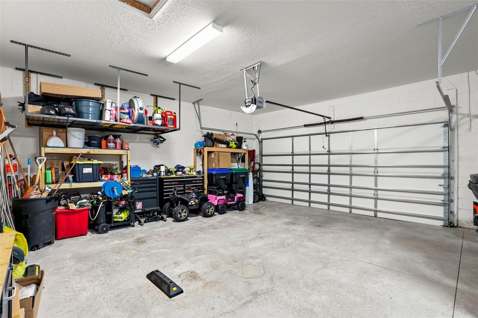 4924 Golden Zenith Way Property Photo 40