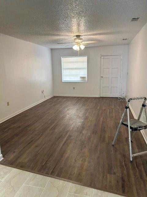 1472 N Melrose Dr Property Photo 2