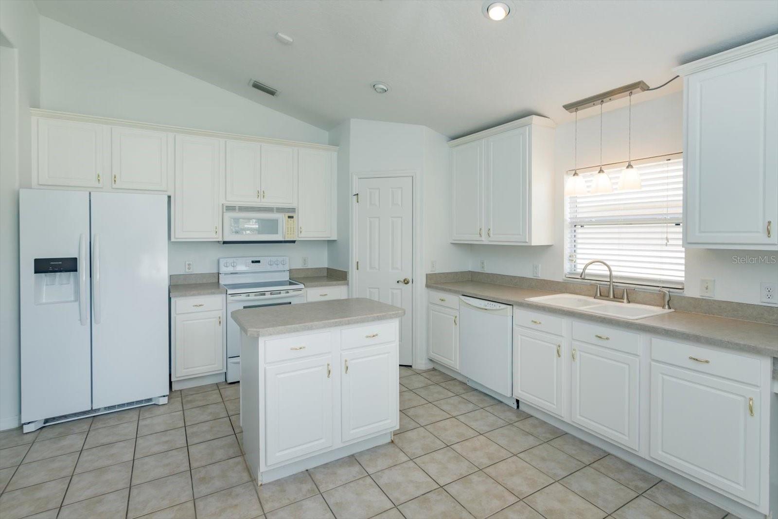 931 Vindale Rd Property Photo 7