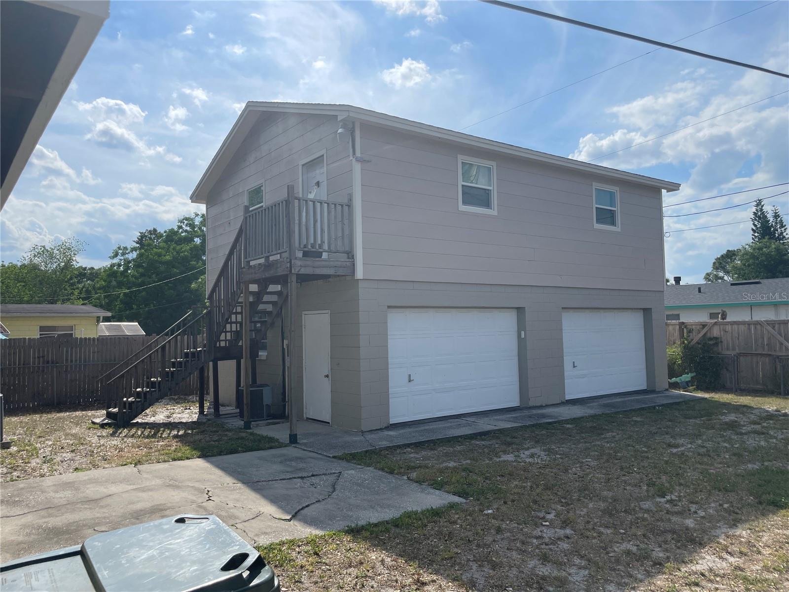 1100 Jamela Dr #b Property Photo 1