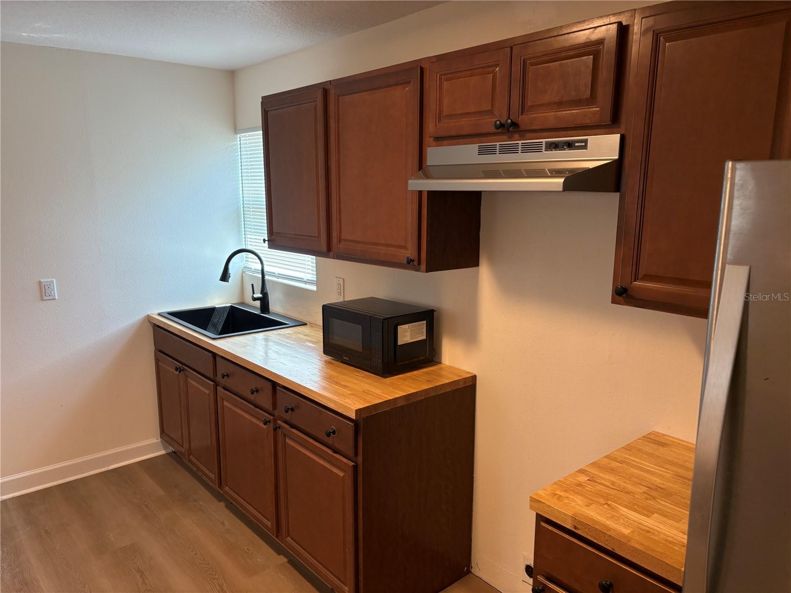 1100 Jamela Dr #b Property Photo 13