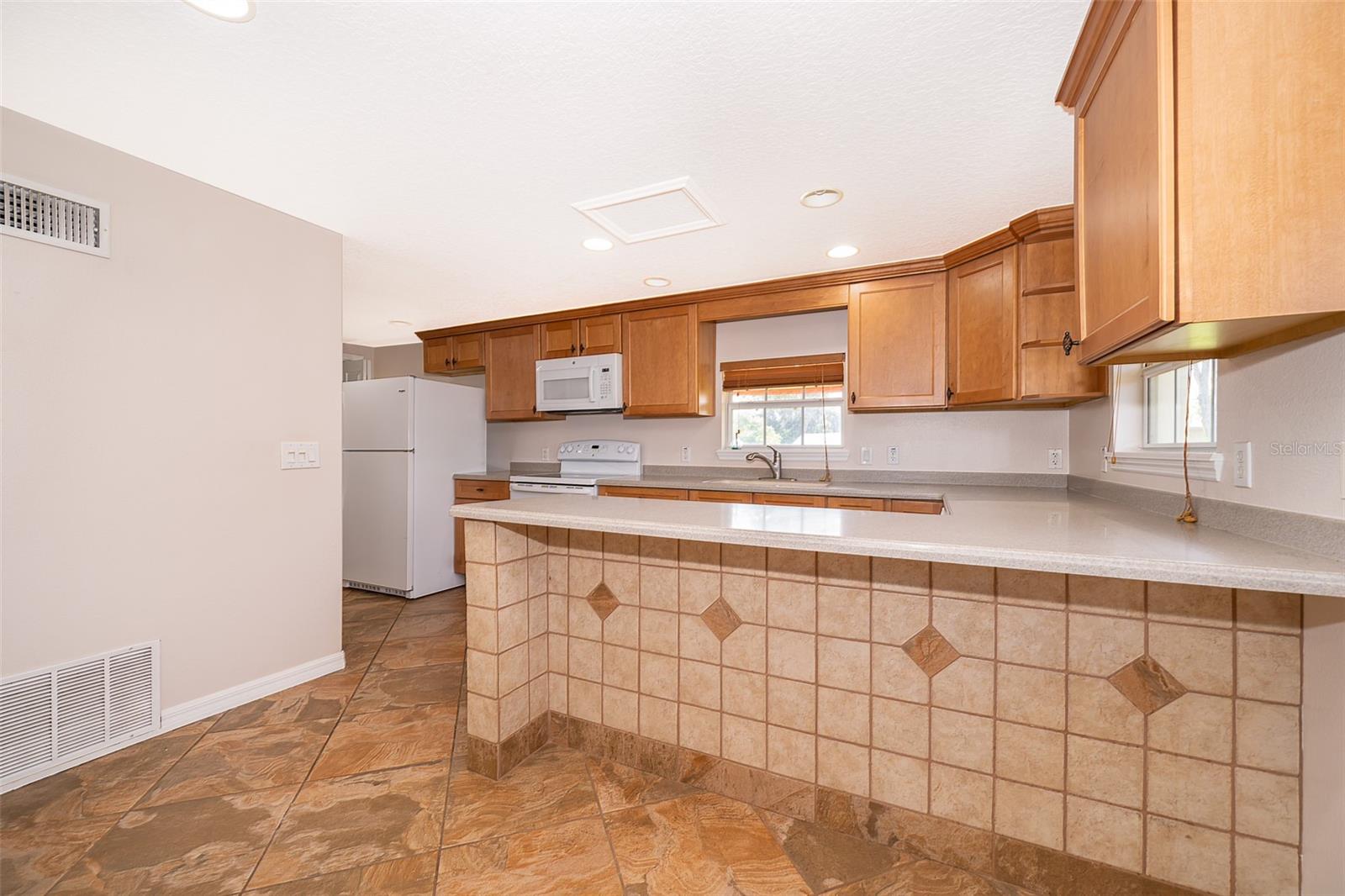 533 West Ave Property Photo 5