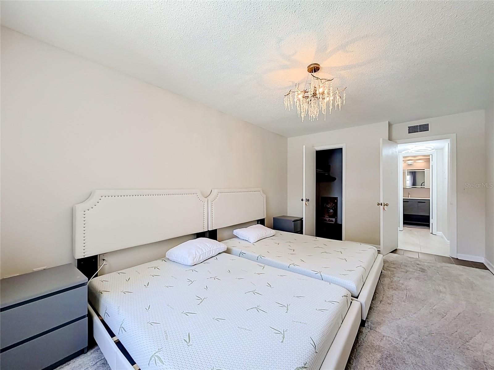 476 Banyon Tree Cir #104 Property Photo 17