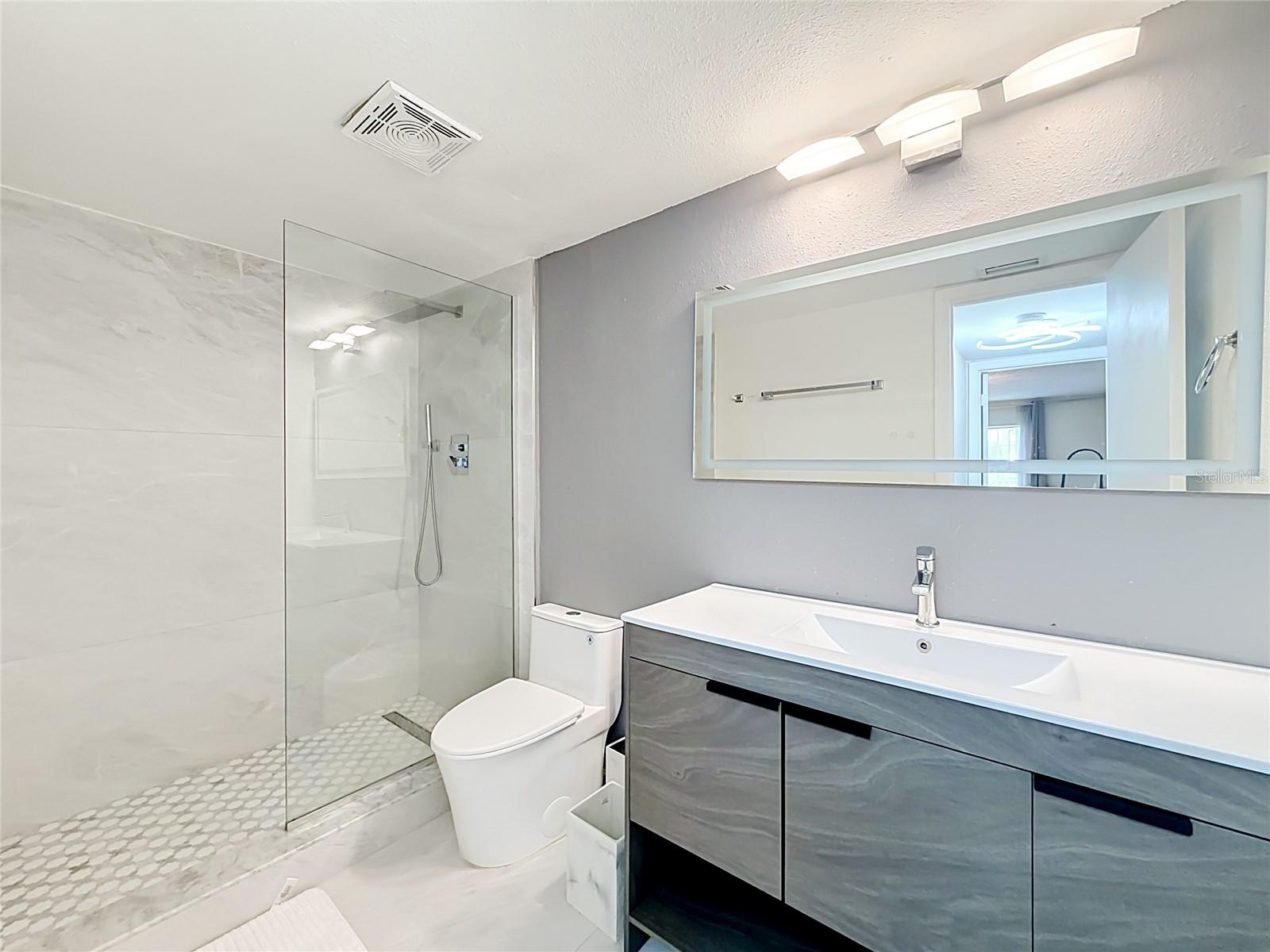 476 Banyon Tree Cir #104 Property Photo 20