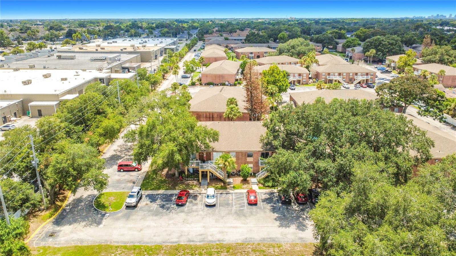 476 Banyon Tree Cir #104 Property Photo 23