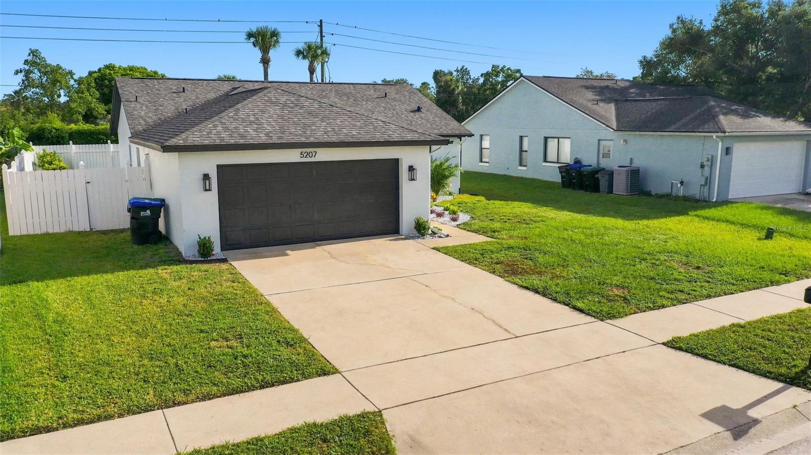 5207 Desmond Ln Property Photo 5