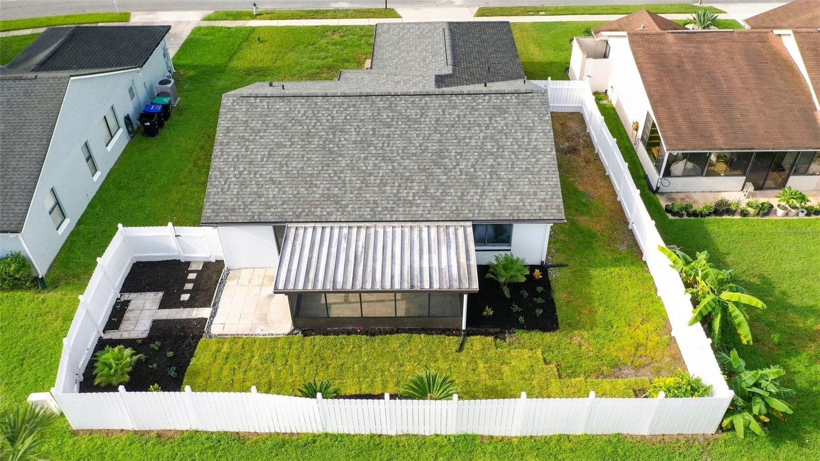 5207 Desmond Ln Property Photo 6