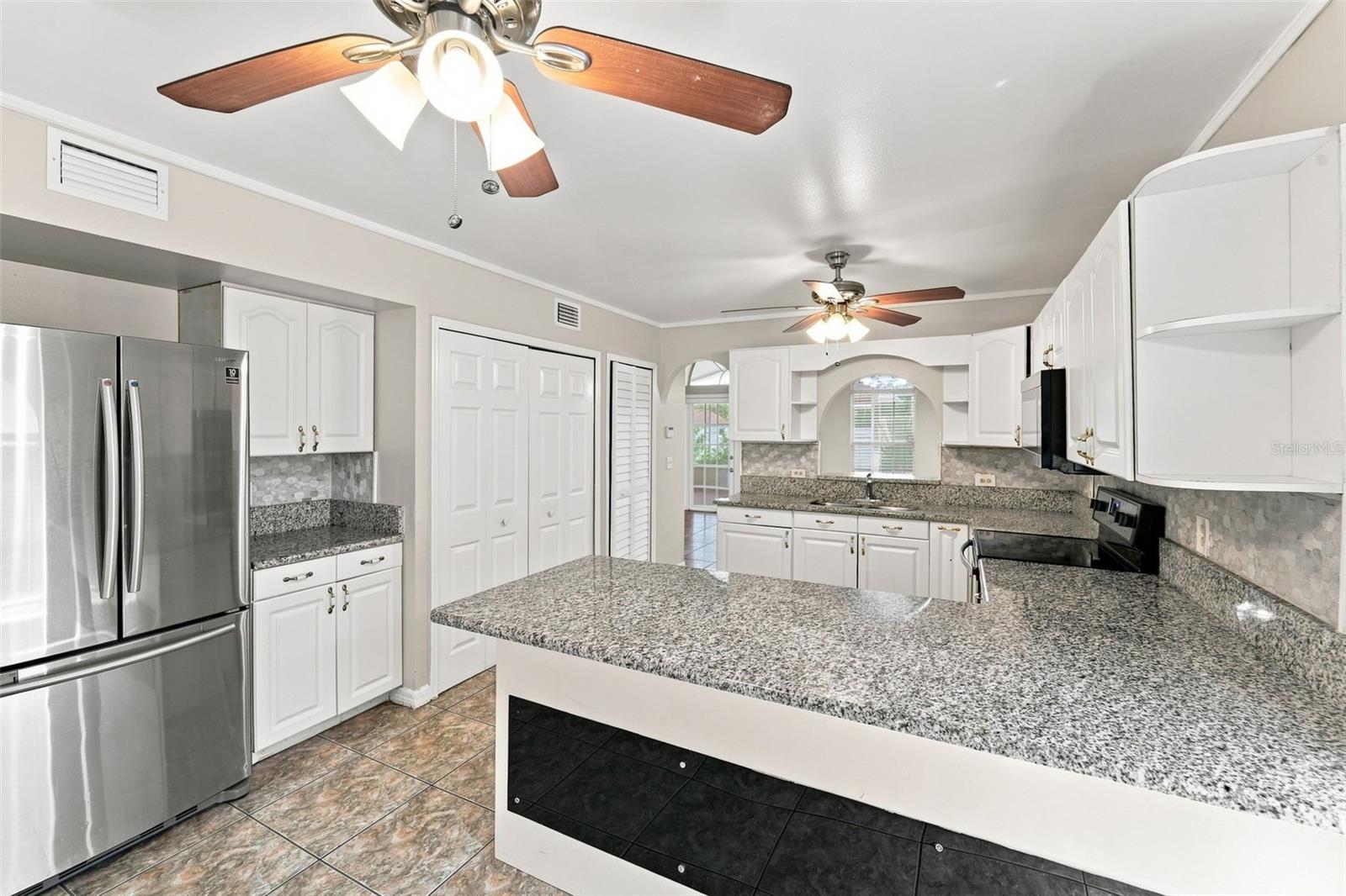 2411 Parsons Pond Cir Property Photo 5