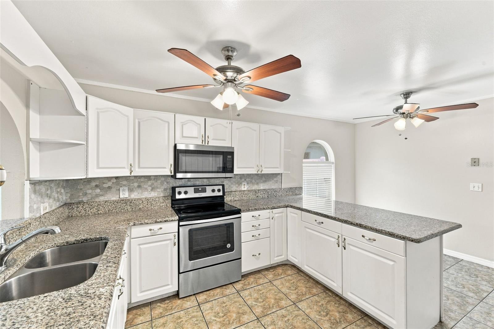 2411 Parsons Pond Cir Property Photo 6