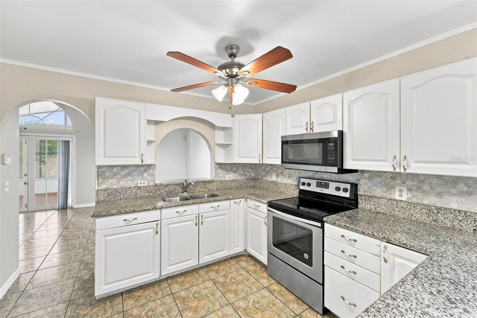 2411 Parsons Pond Cir Property Photo 7