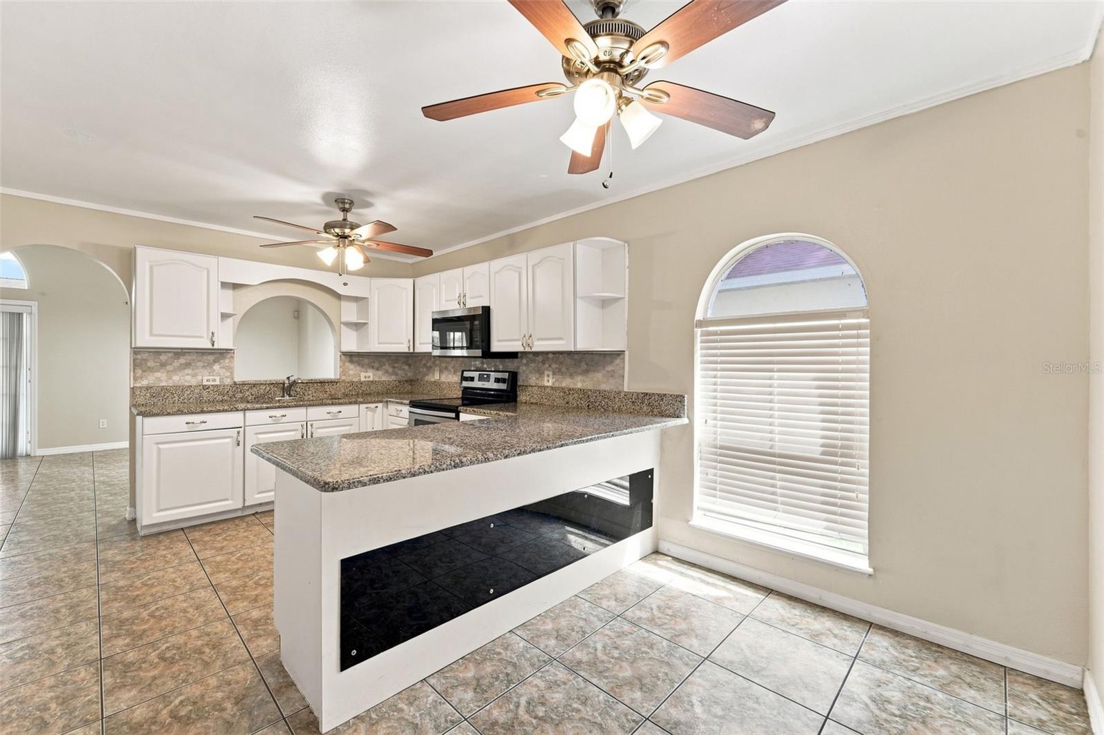 2411 Parsons Pond Cir Property Photo 8