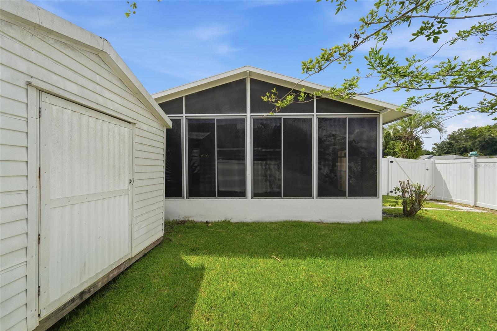 2411 Parsons Pond Cir Property Photo 26