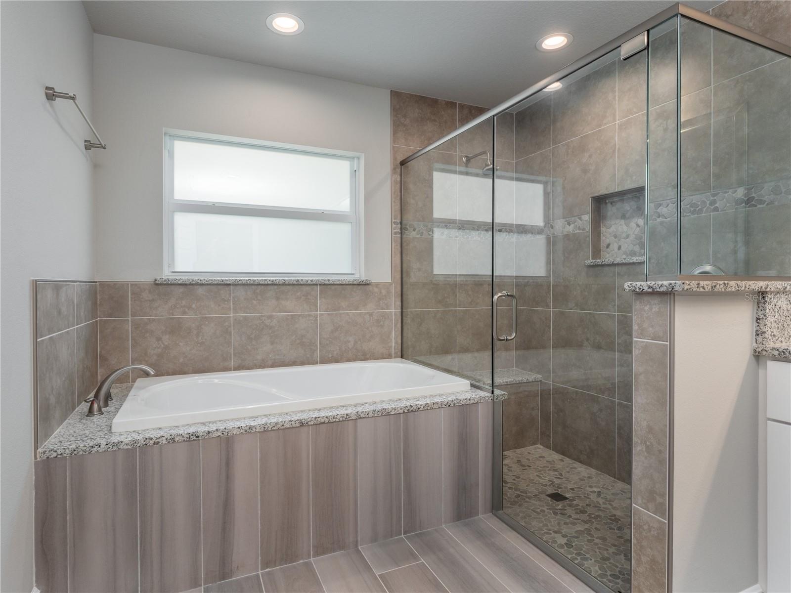 696 Marion Oaks Trl Property Photo 11