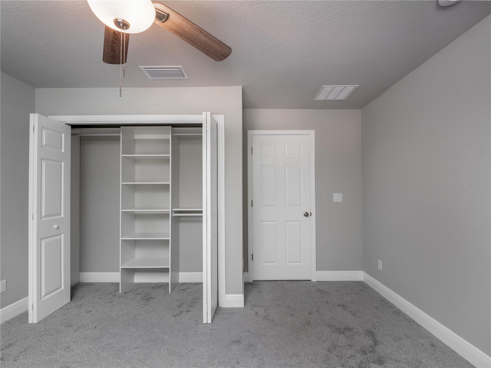 696 Marion Oaks Trl Property Photo 15