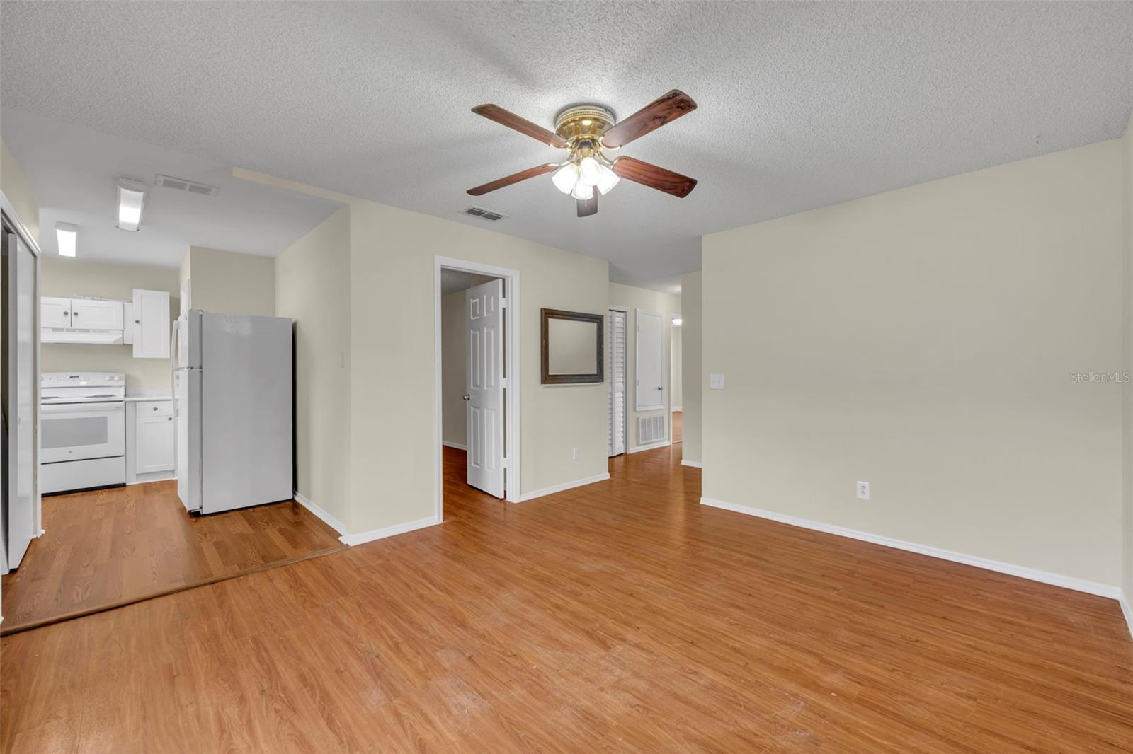 4124 Pershing Pointe Pl #4 Property Photo 8