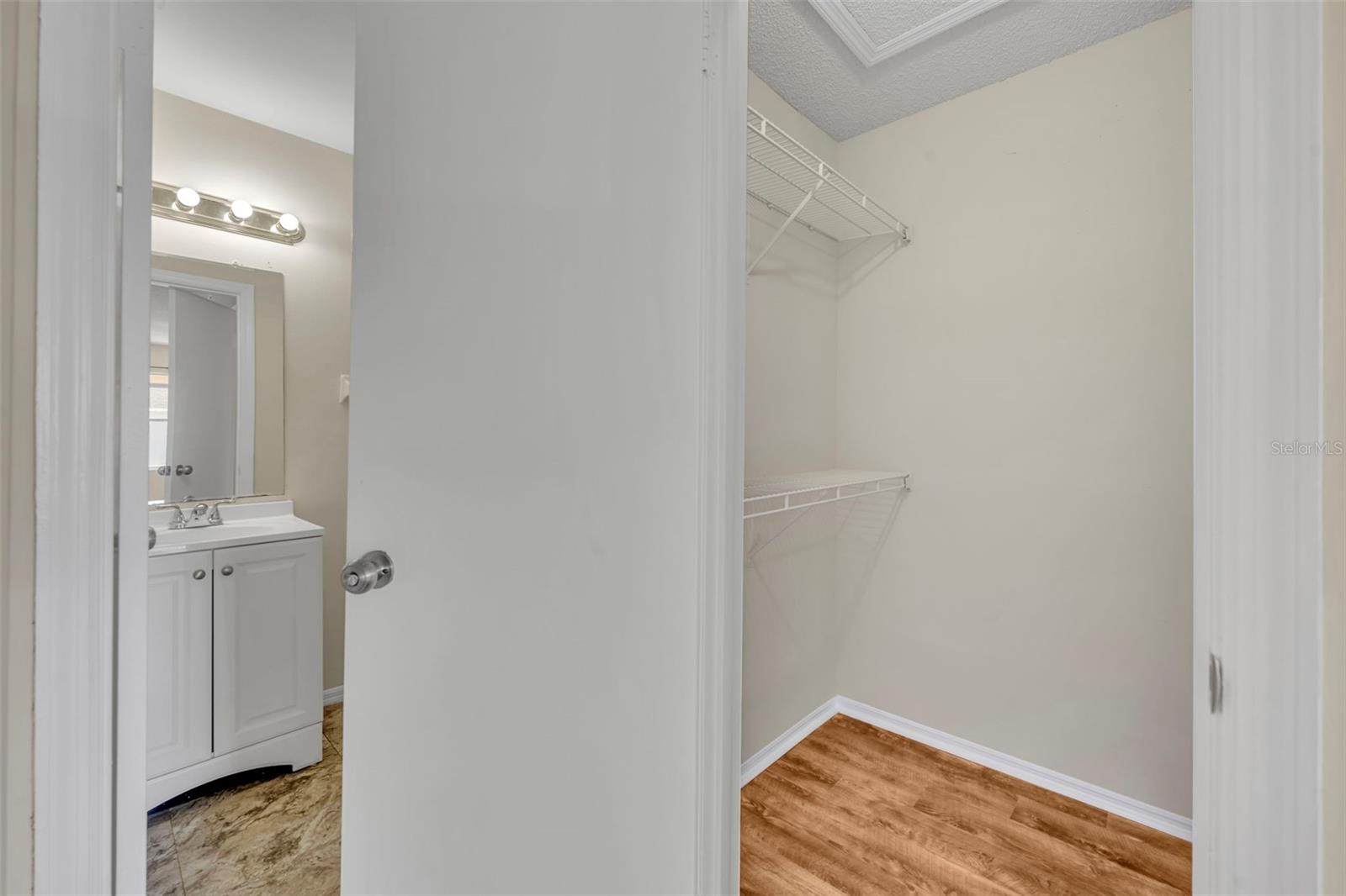 4124 Pershing Pointe Pl #4 Property Photo 18