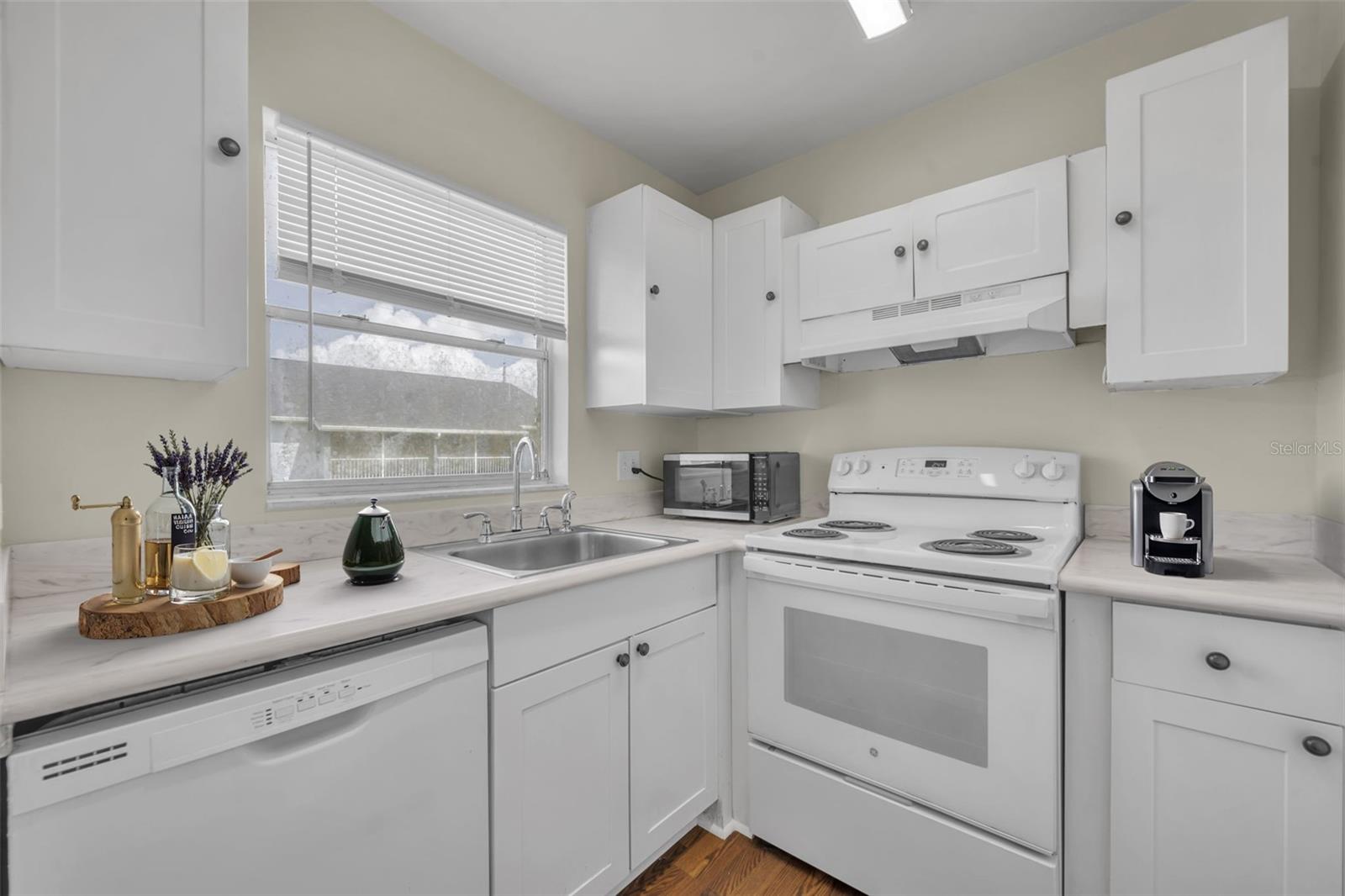 4124 Pershing Pointe Pl #4 Property Photo 28