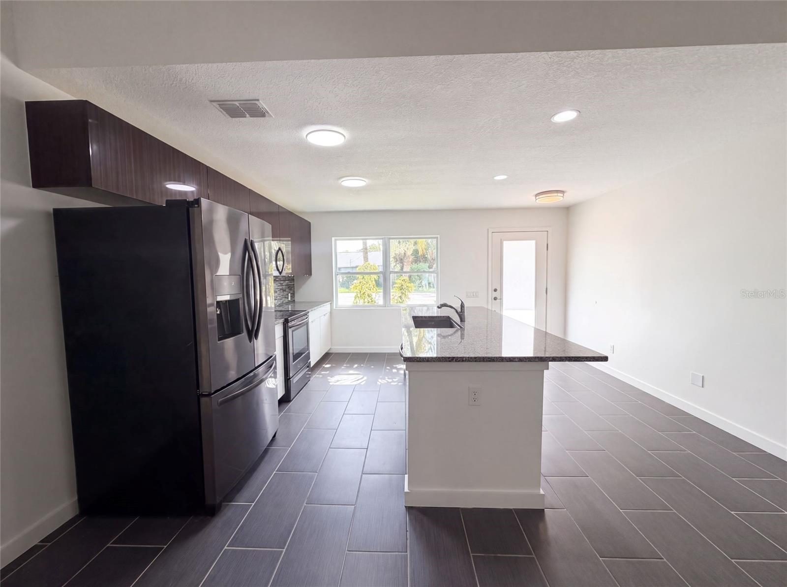 2840 S Shade Ave Property Photo 8
