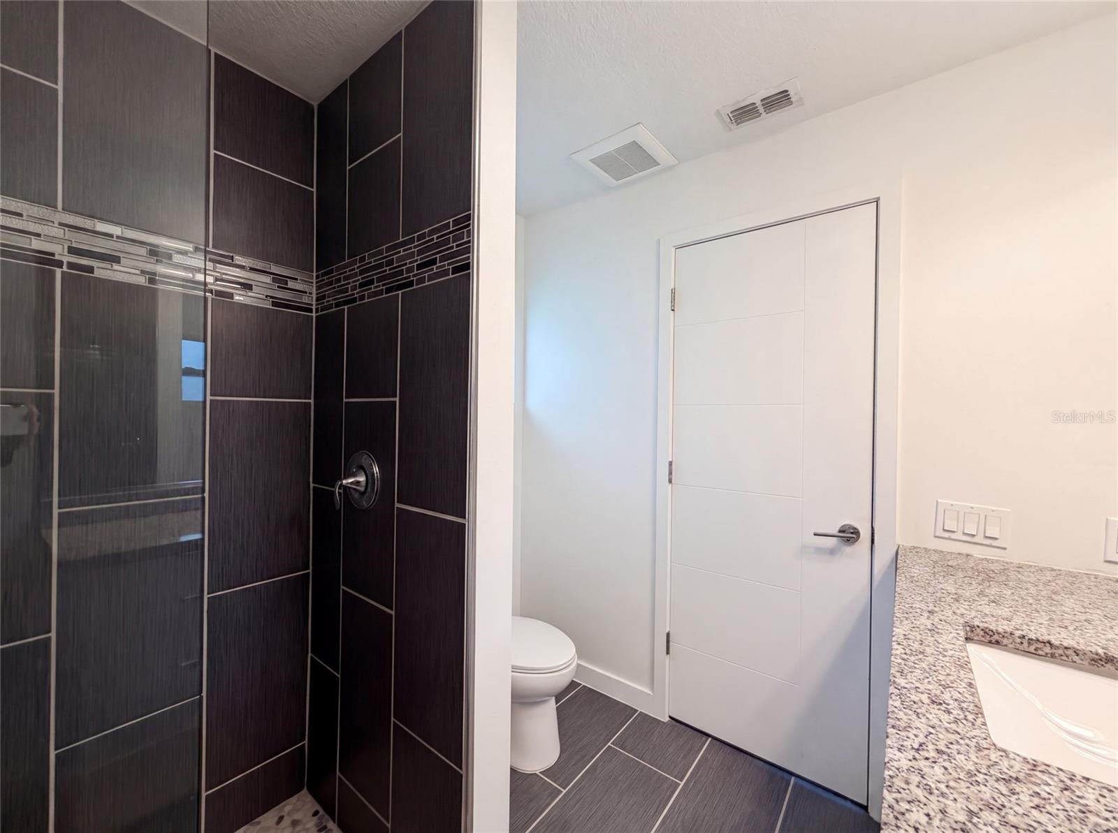 2840 S Shade Ave Property Photo 17