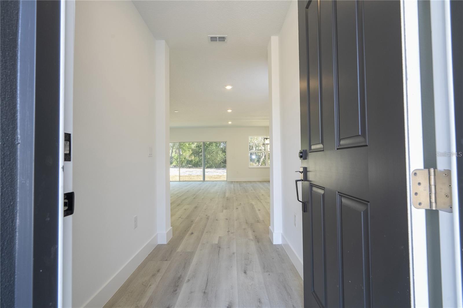 42021 Tamarac St Property Photo 4