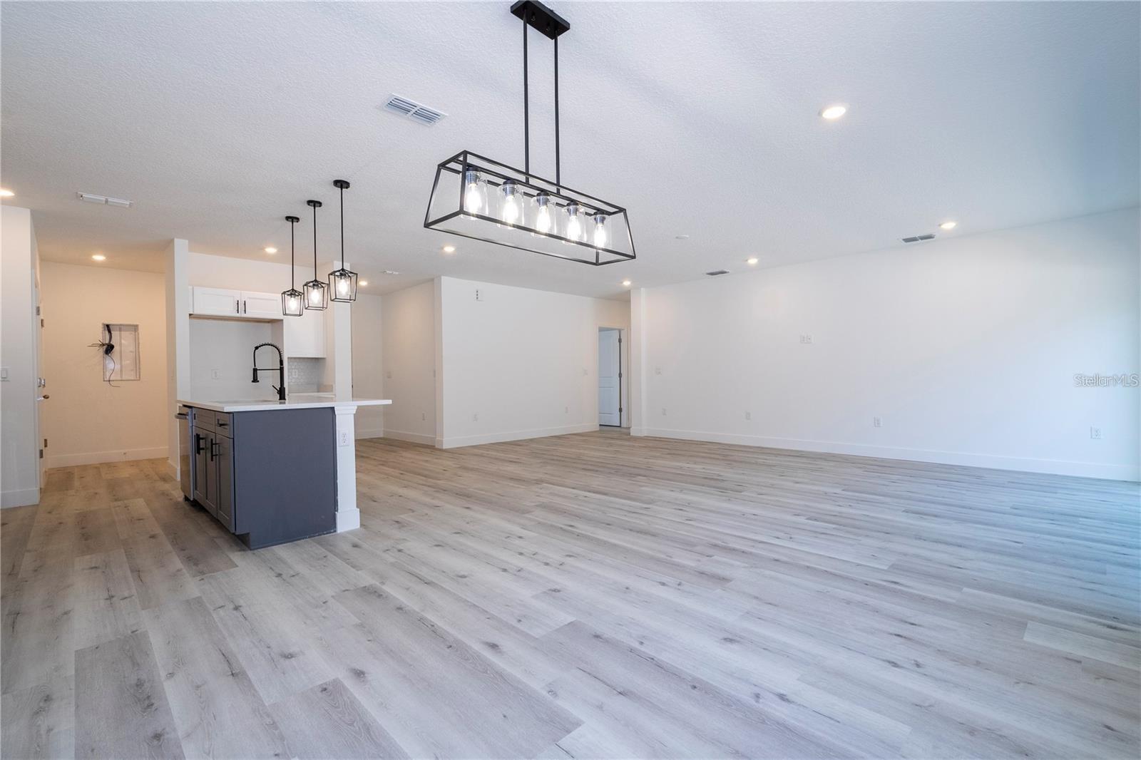 42021 Tamarac St Property Photo 8
