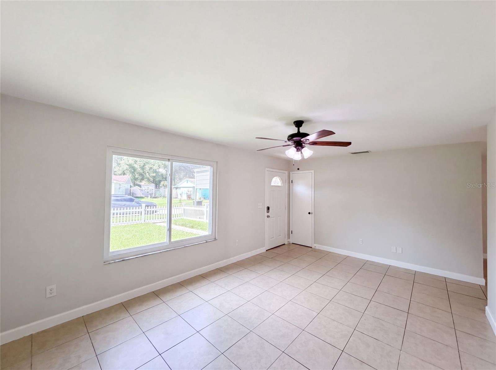 7233 Thomas Jefferson Cir W Property Photo 3