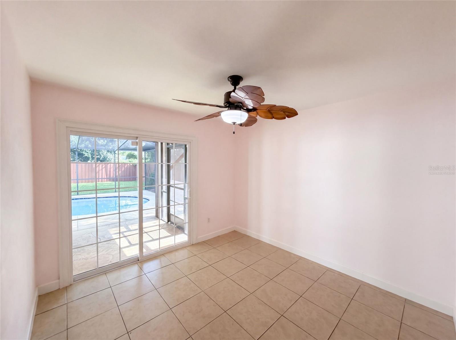 7233 Thomas Jefferson Cir W Property Photo 4