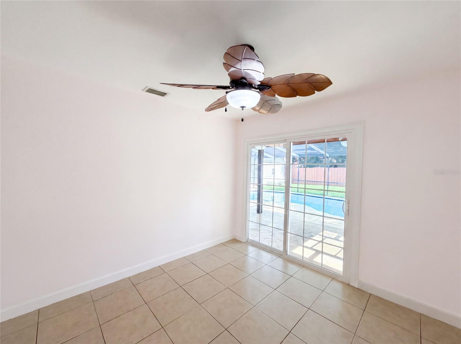 7233 Thomas Jefferson Cir W Property Photo 9