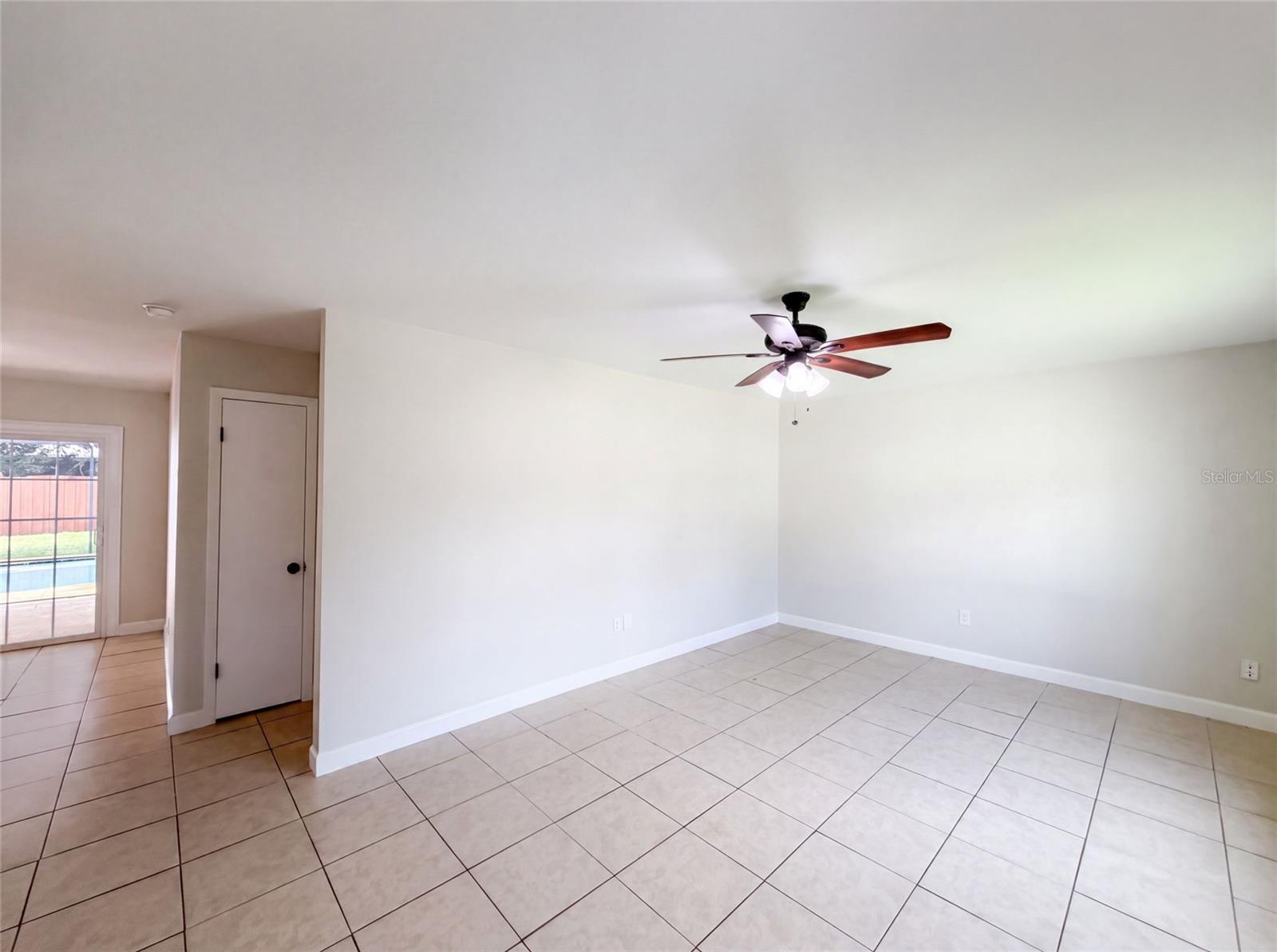 7233 Thomas Jefferson Cir W Property Photo 12