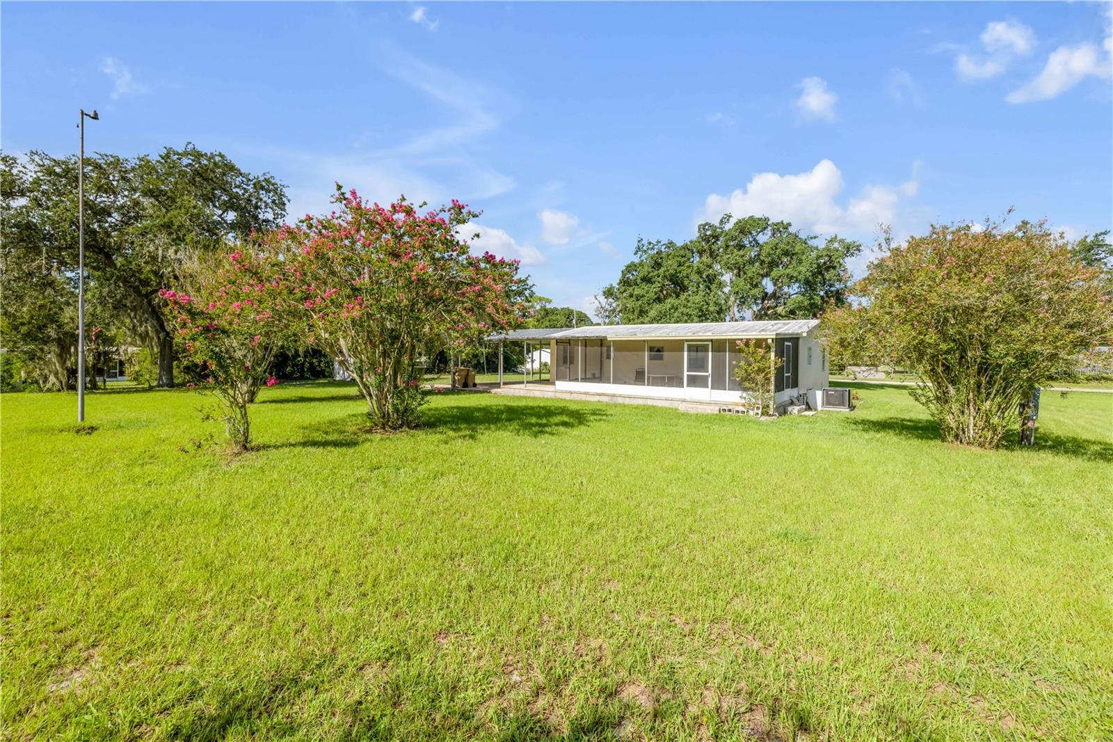 41348 Deer St Property Photo 26
