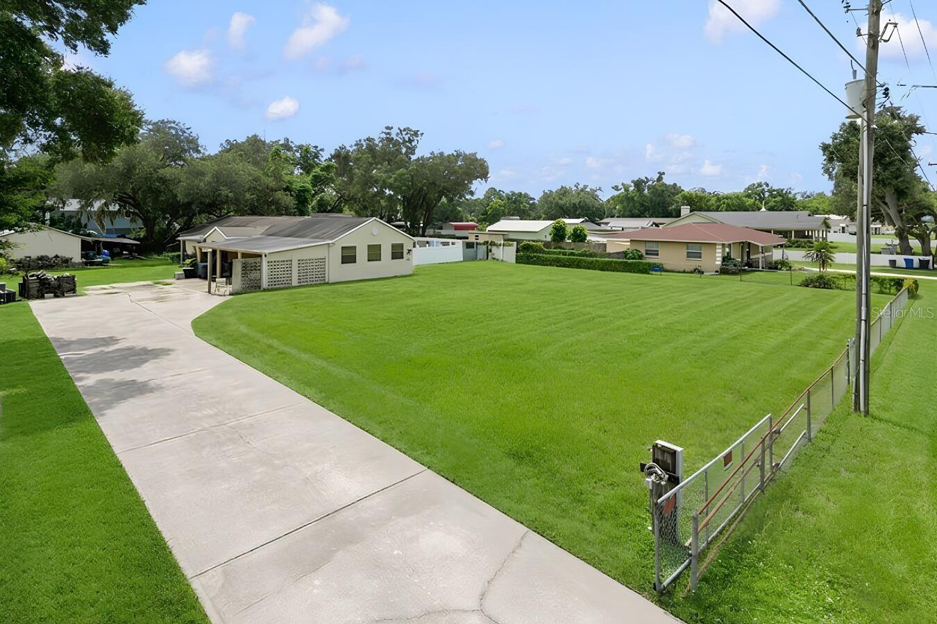 11735 Marjory Ave Property Photo 1