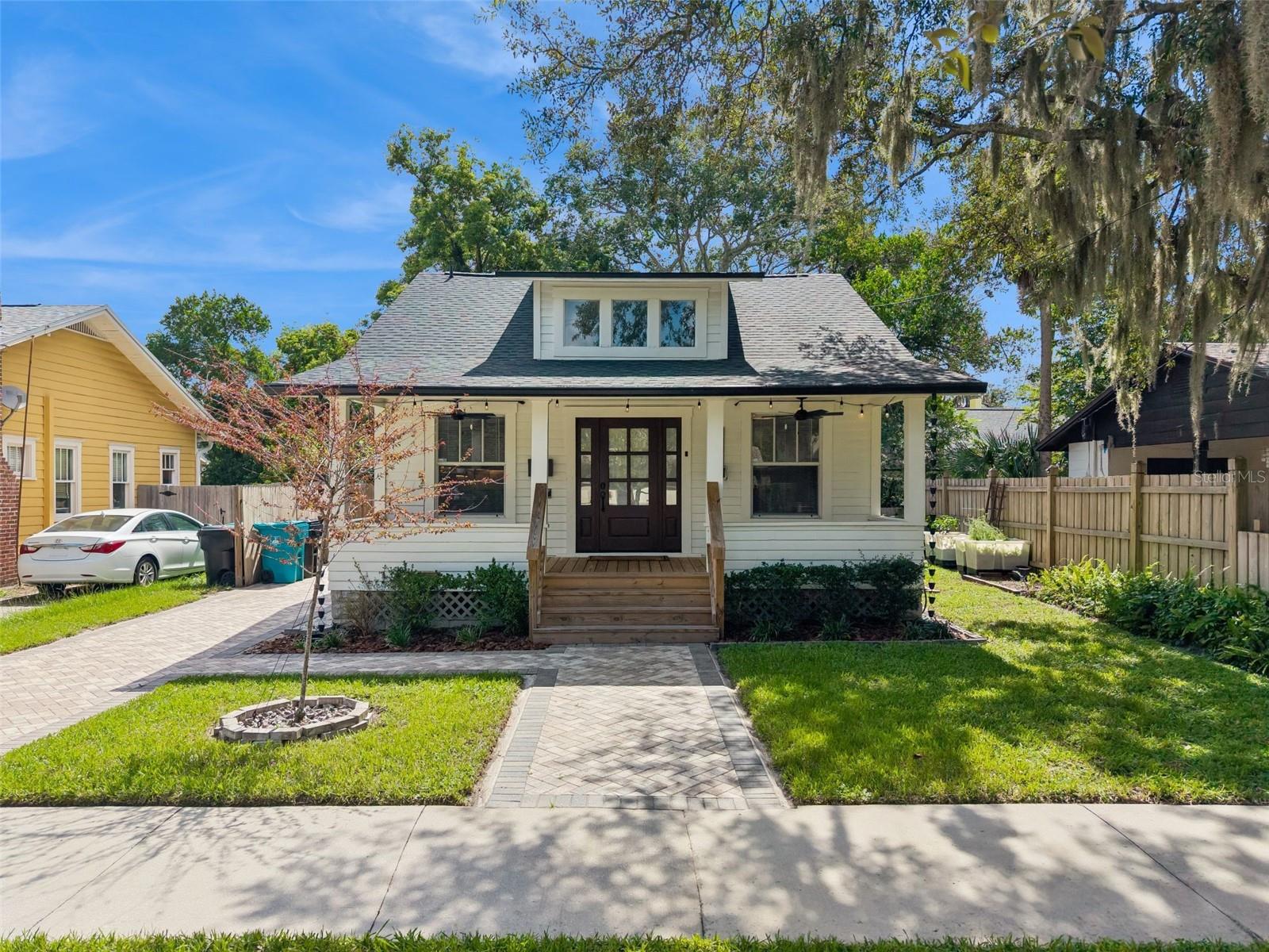 809 N HYER AVE Property Photo 1
