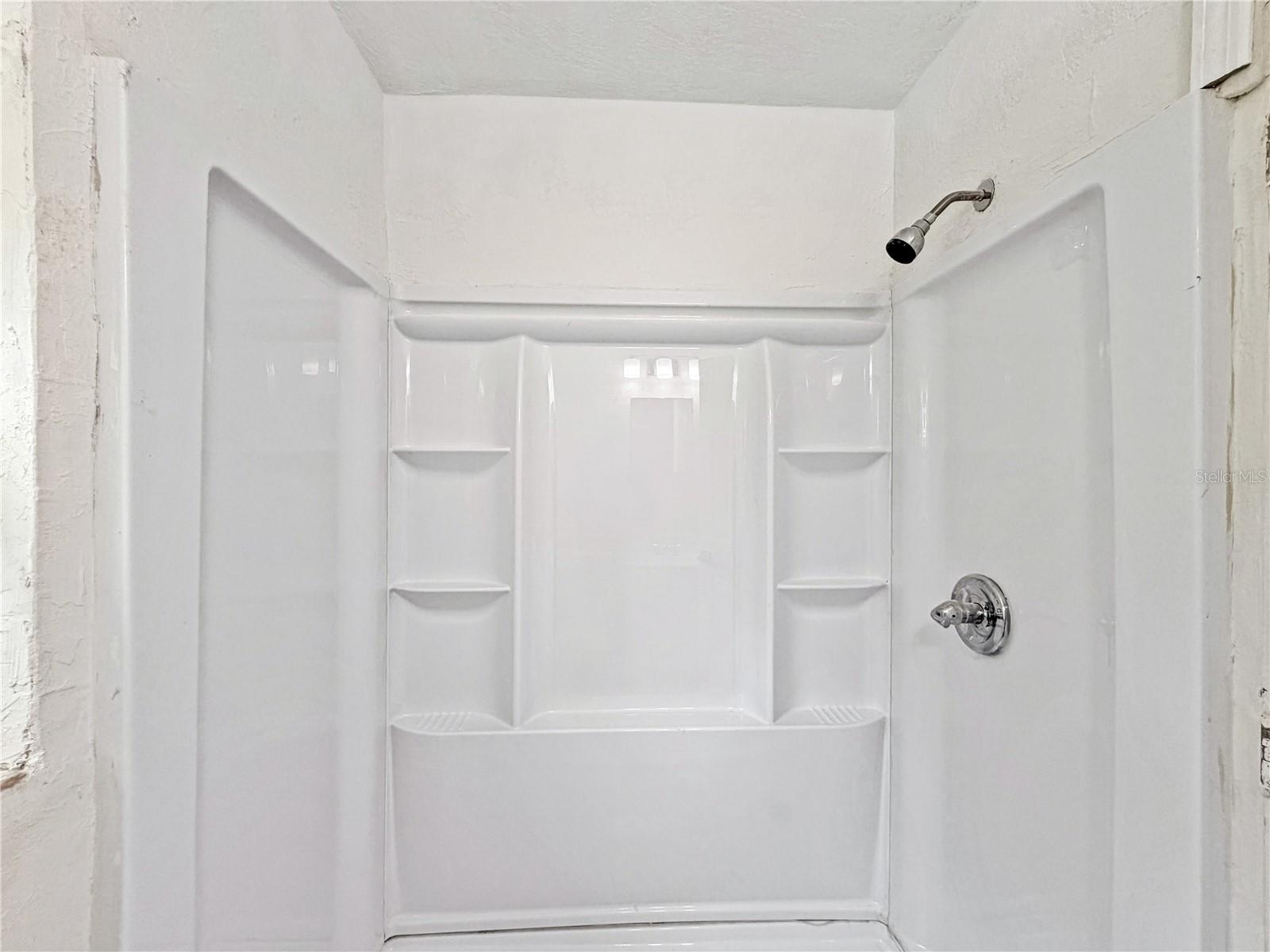 642 20th St Property Photo 8