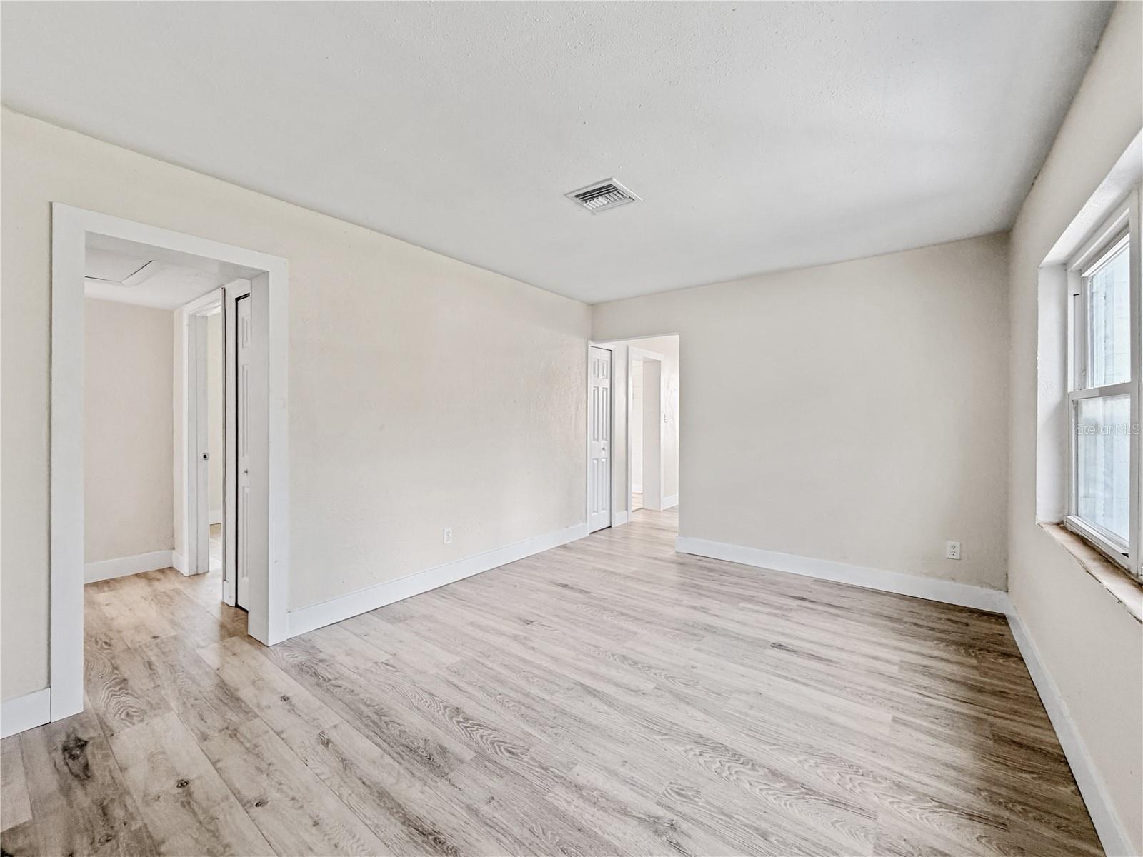 642 20th St Property Photo 11