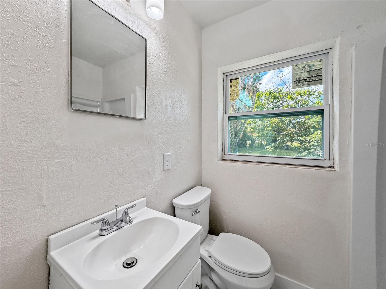 642 20th St Property Photo 12