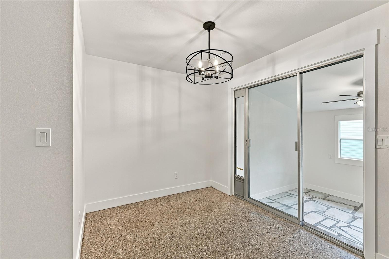 107 Oak St Property Photo 14