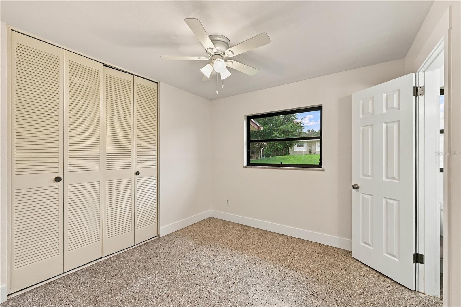 107 Oak St Property Photo 17