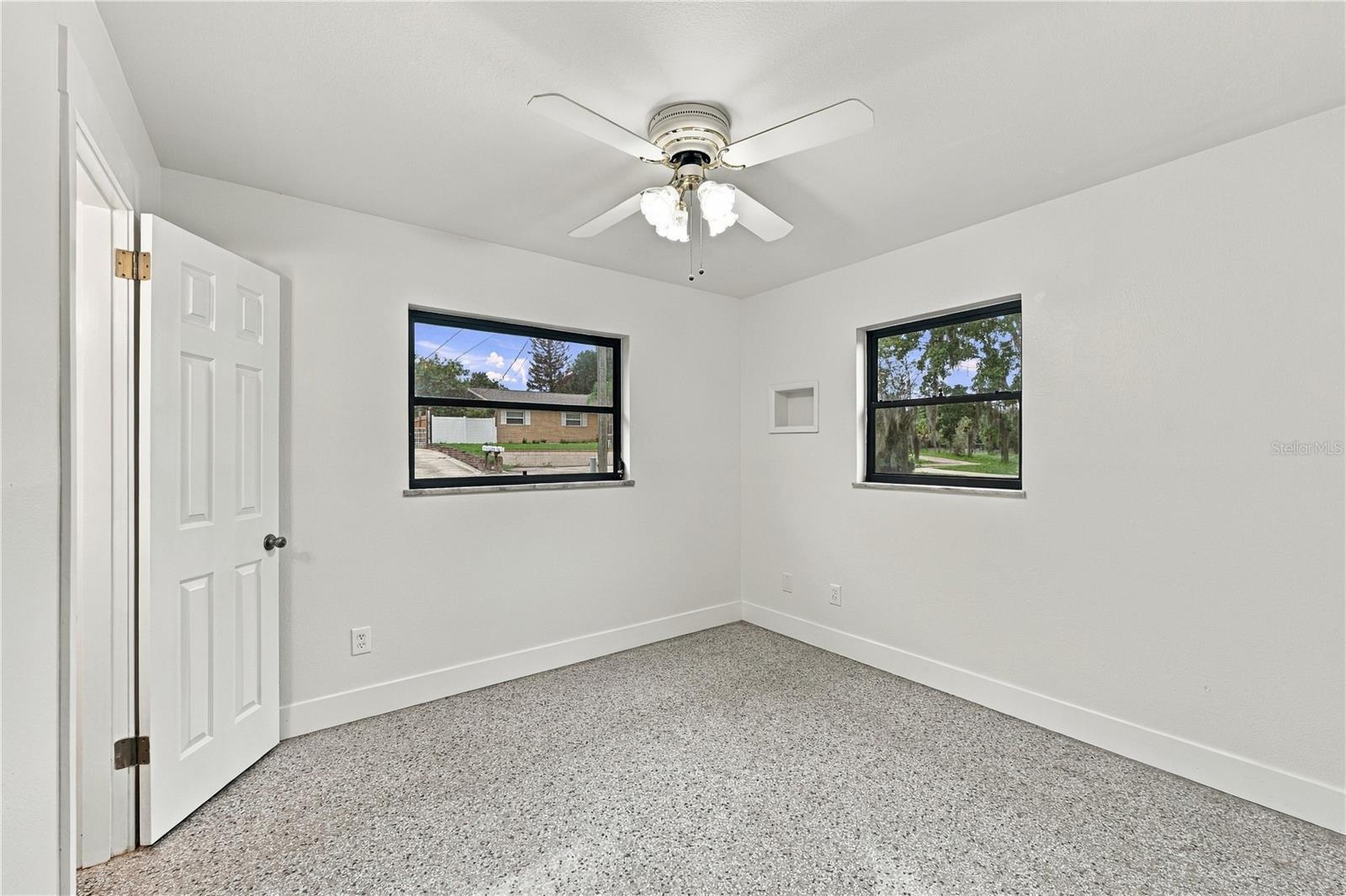 107 Oak St Property Photo 22
