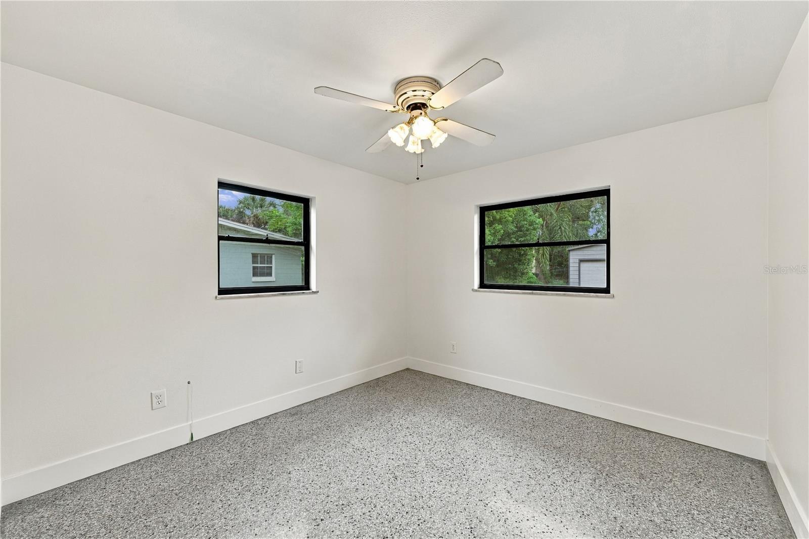 107 Oak St Property Photo 24