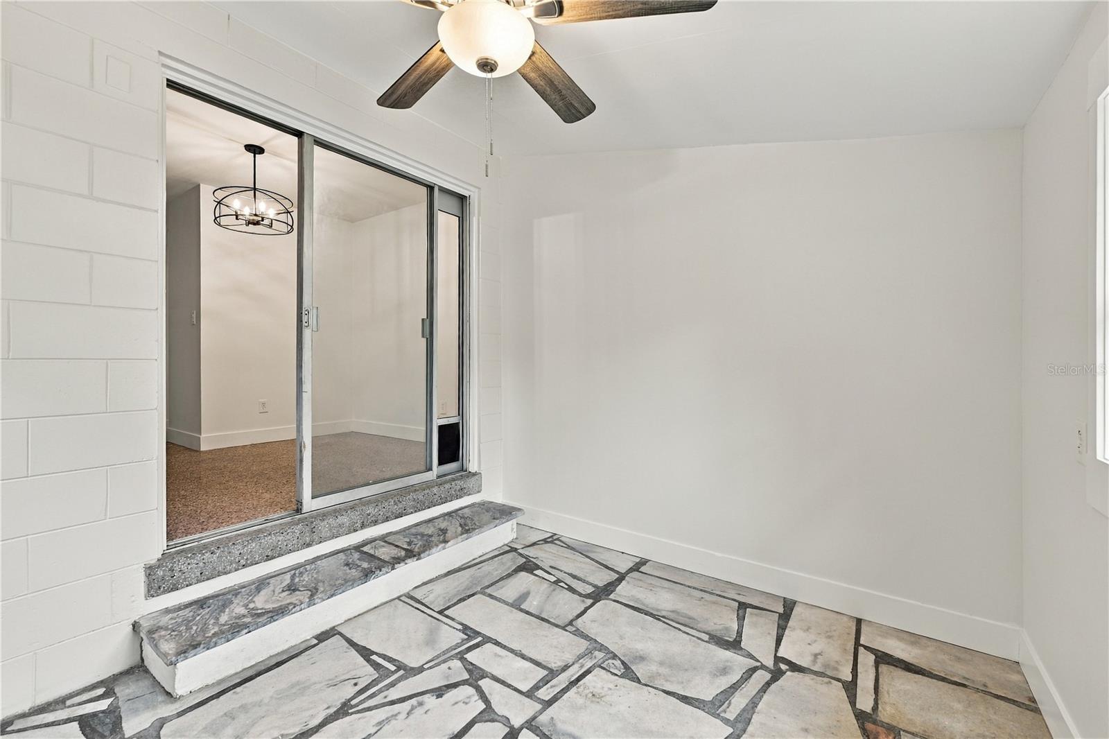 107 Oak St Property Photo 29