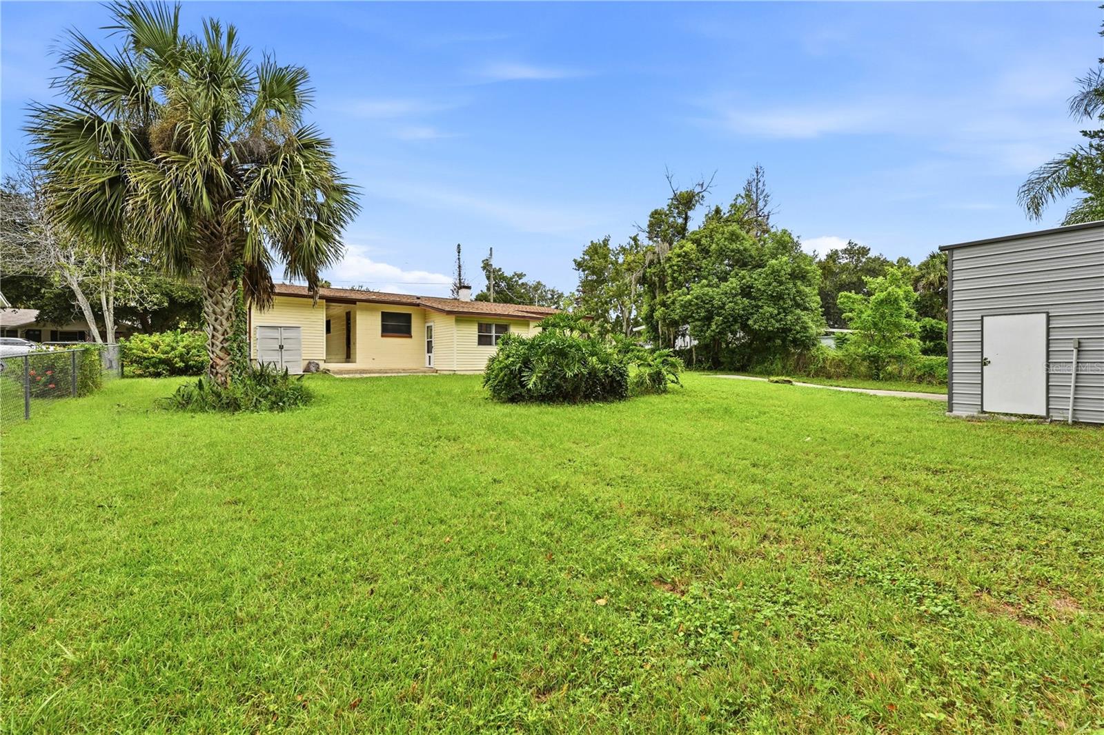 107 Oak St Property Photo 34