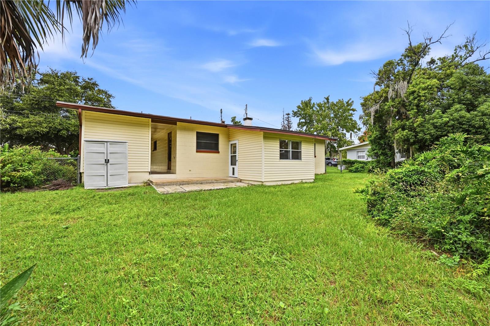 107 Oak St Property Photo 35