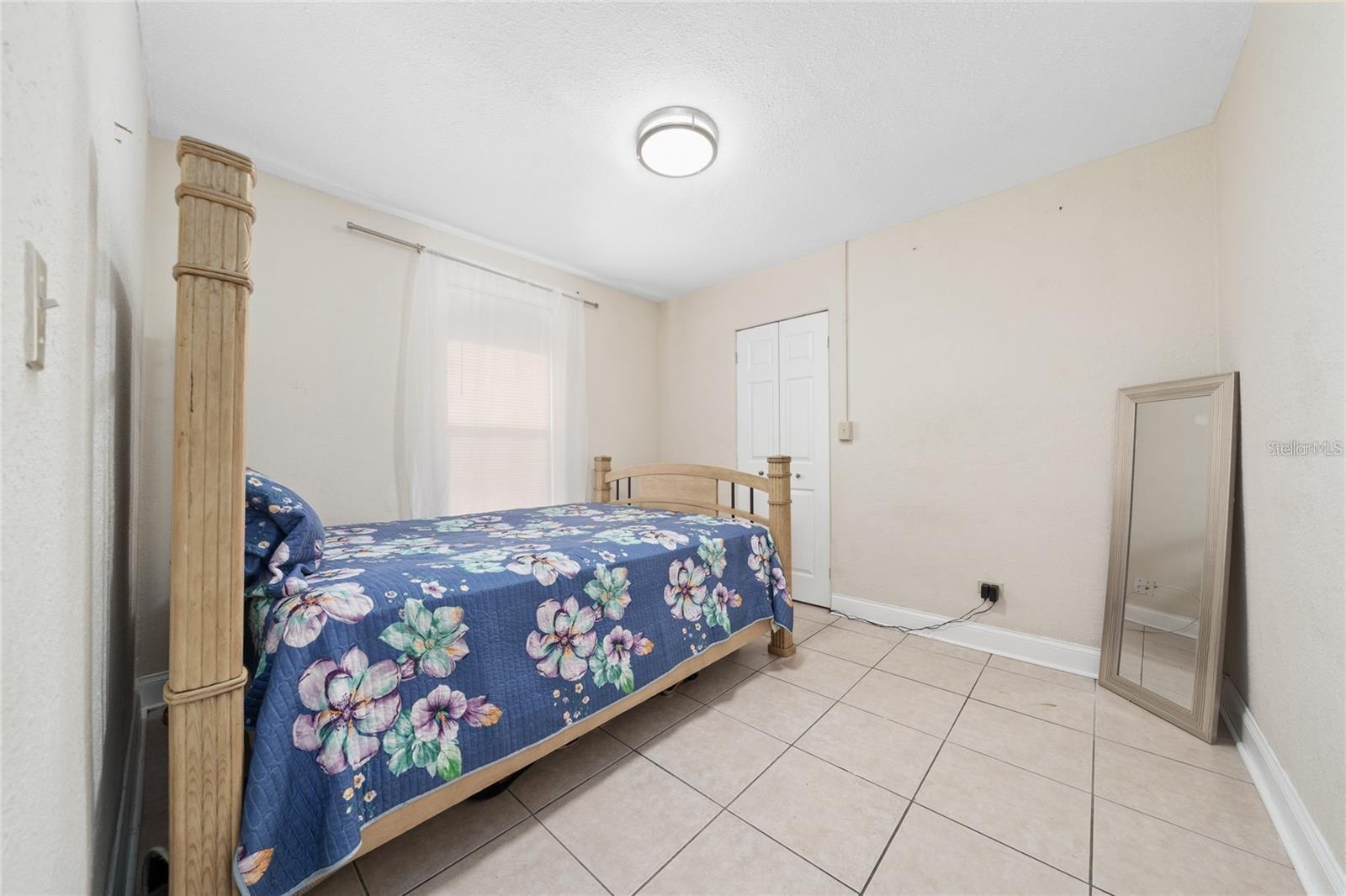 713 22nd St Property Photo 12