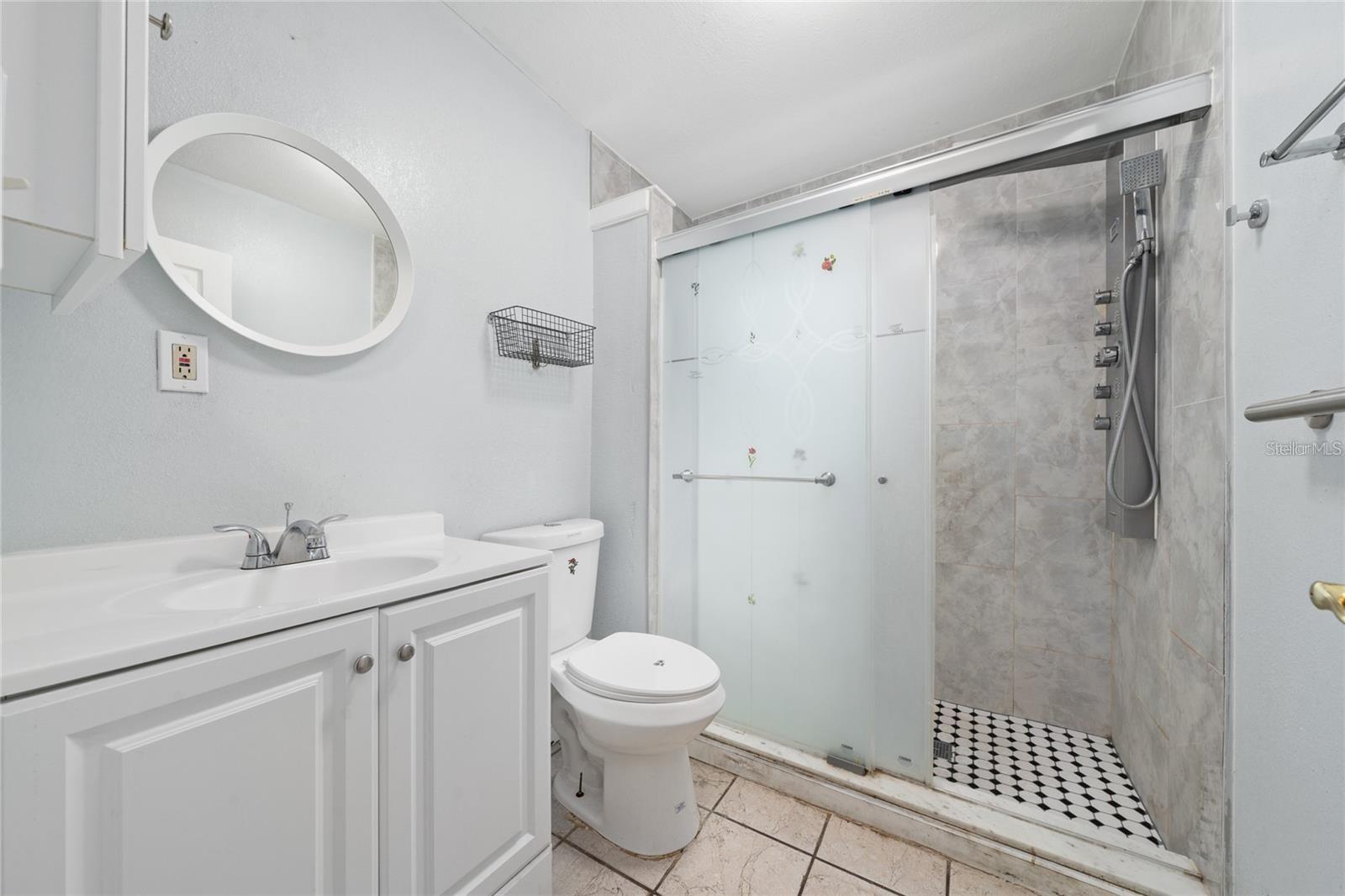 713 22nd St Property Photo 13
