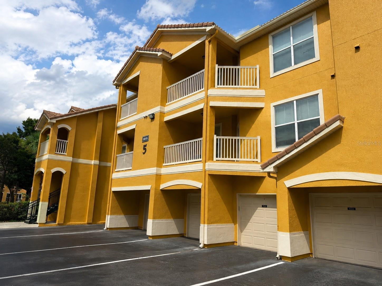8848 VILLA VIEW CIR #207 Property Photo 1