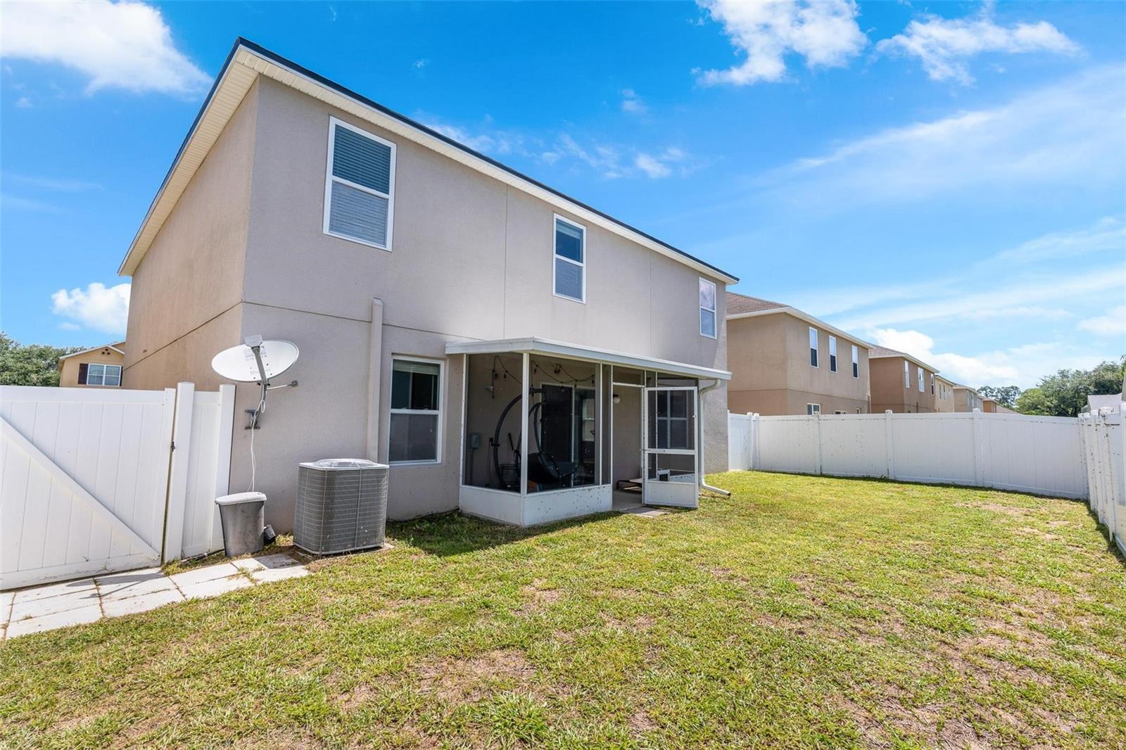 16610 Broadford Ln Property Photo 21