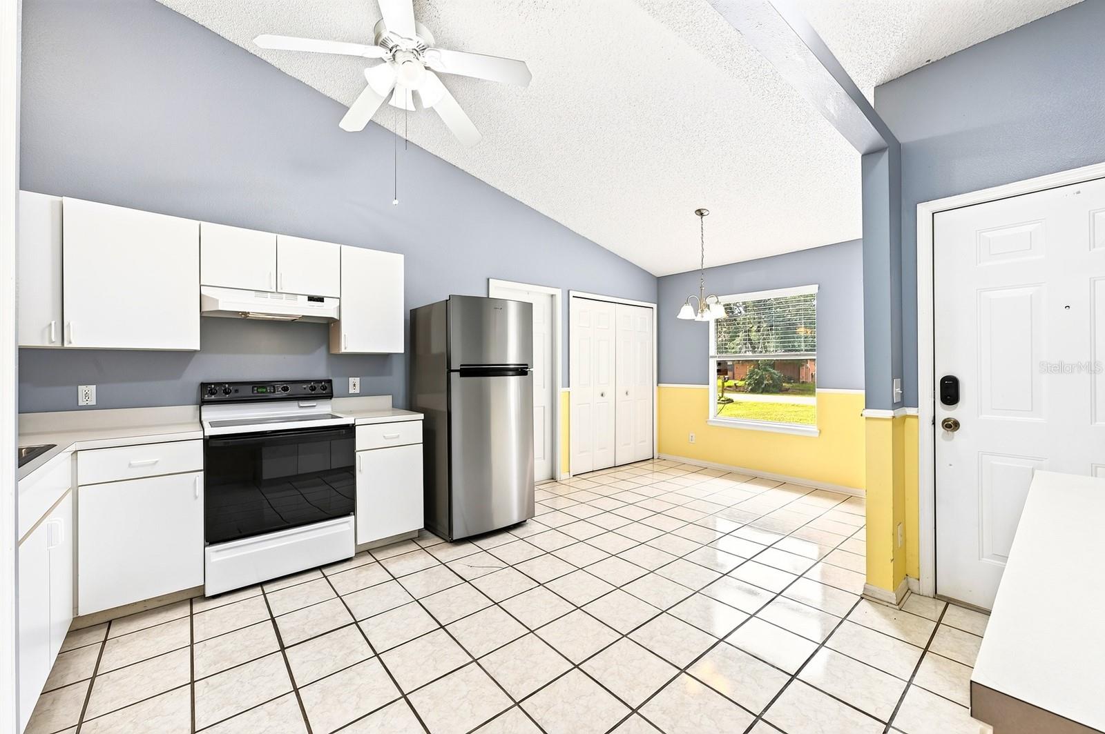 14411 Desilu Dr Property Photo 10