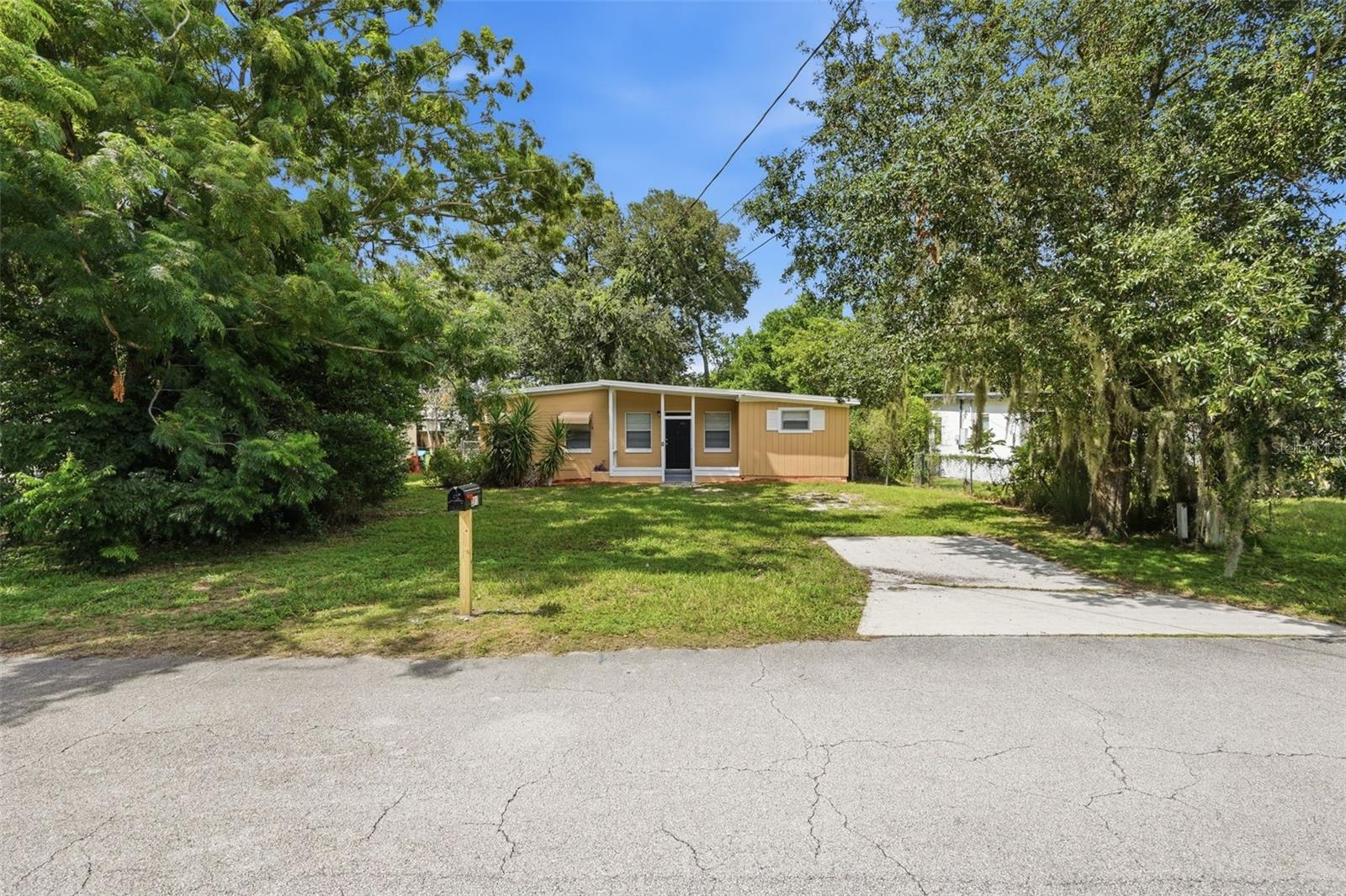 1915 Carrigan Ave Property Photo 1