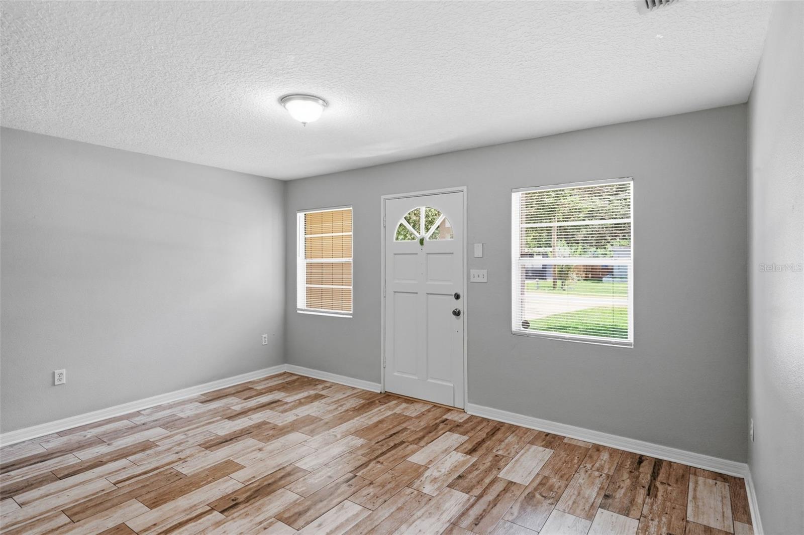 1915 Carrigan Ave Property Photo 9